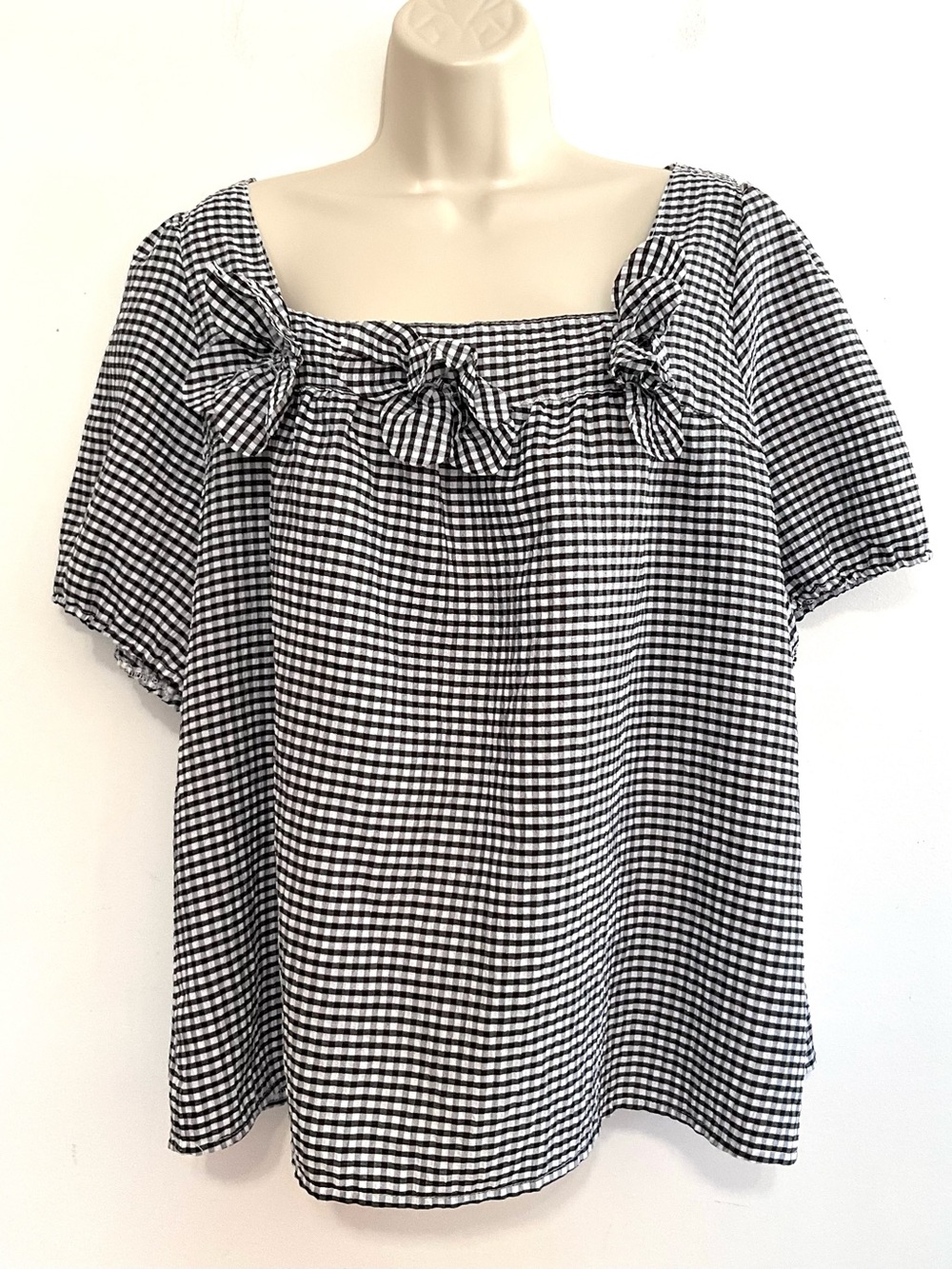 SHEIN 1XL top black white plaid flower appliqué